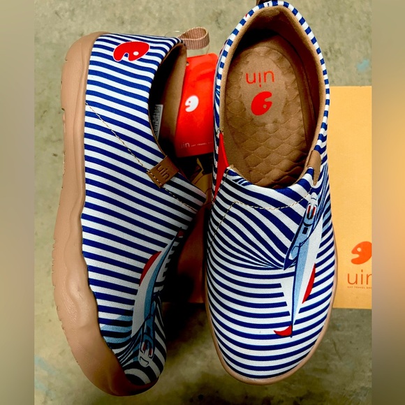 💞HP💞 UIN Blue and Red Striped Women's Sneakers - Picture 2 of 2